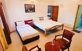 Kings Suites Palace Grounds