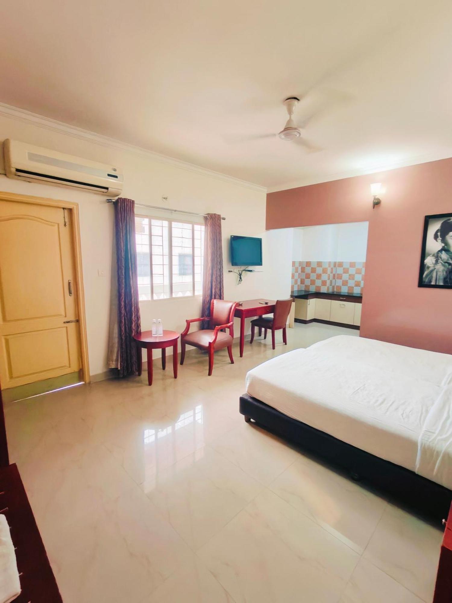 Kings Suites Palace Grounds Bangalore Exterior photo