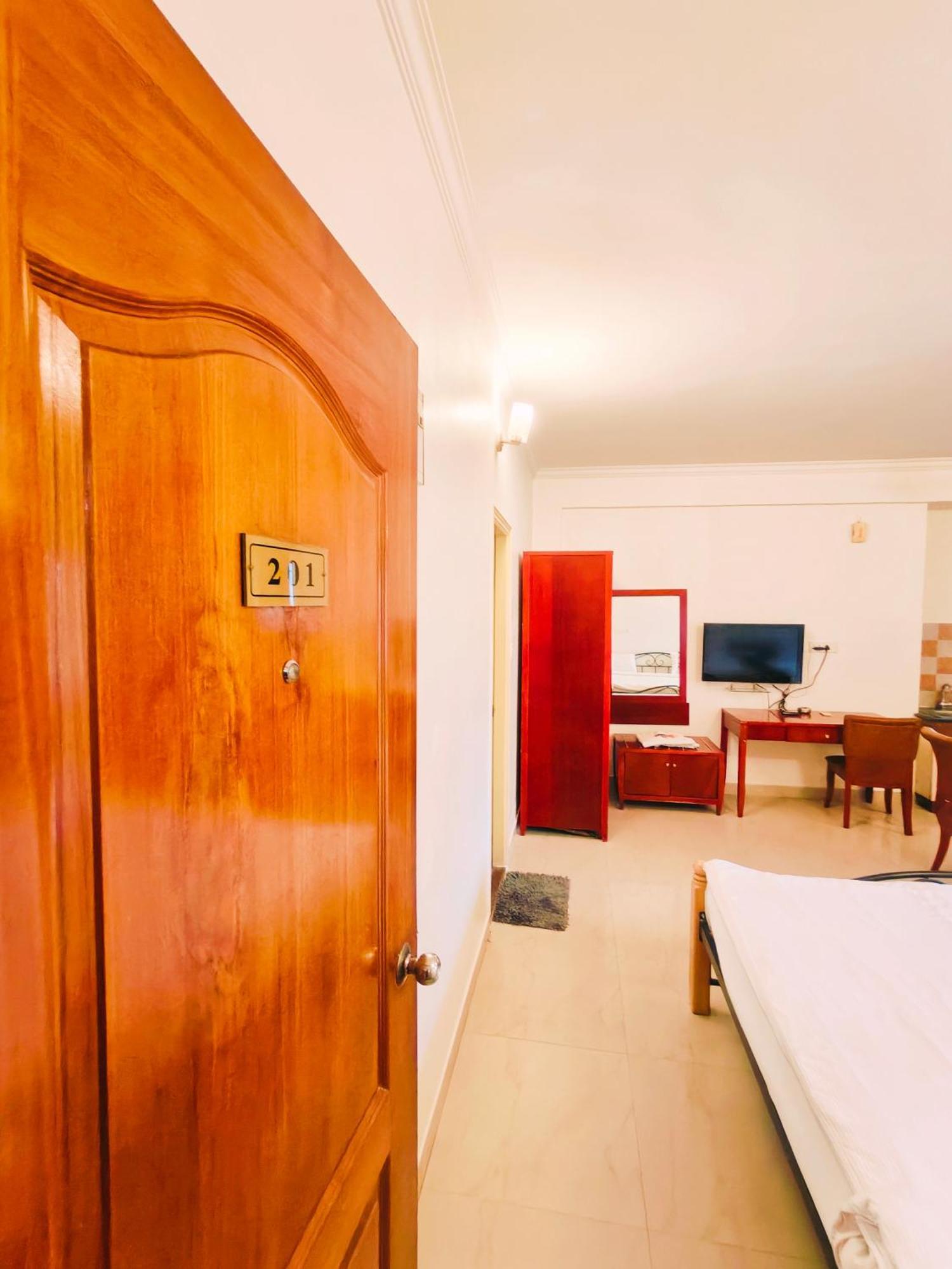 Kings Suites Palace Grounds Bangalore Exterior photo